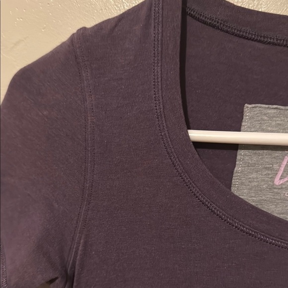 lululemon athletica Dark Purple Short Sleeve Fitted Tee 4 - Picture 3 of 8